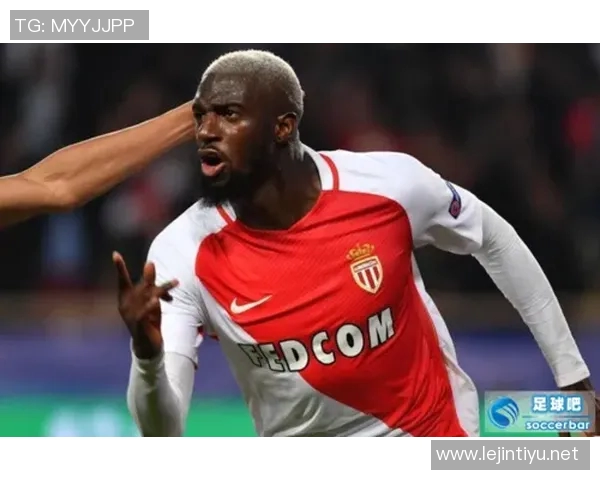 深圳足球队快攻战术解析与欧冠赛场的深度对比分析